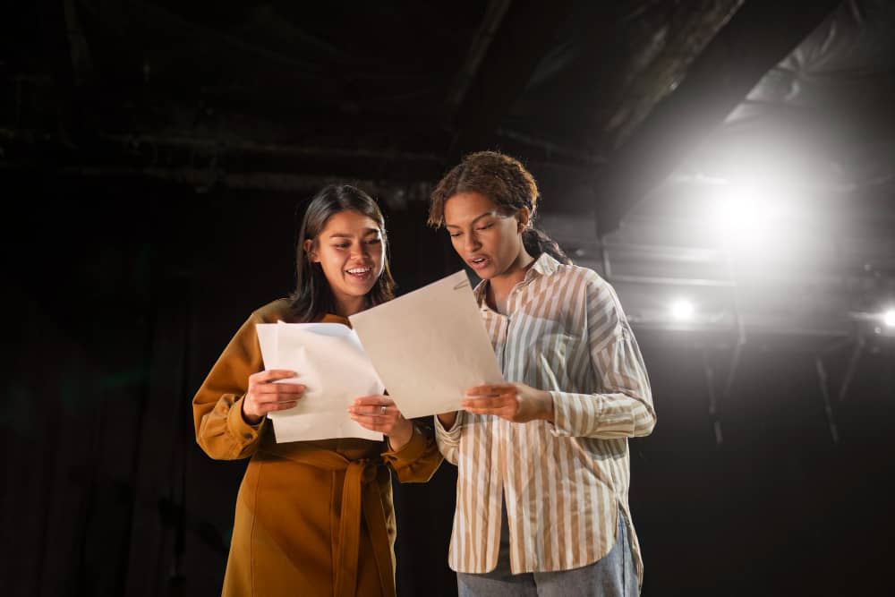 ¿Qué tipos de cursos de teatro existen y cuál es el más adecuado para ti?