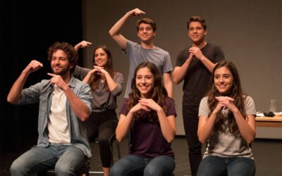 Cómo el teatro puede ayudar a los jóvenes a ganar autoestima y confianza
